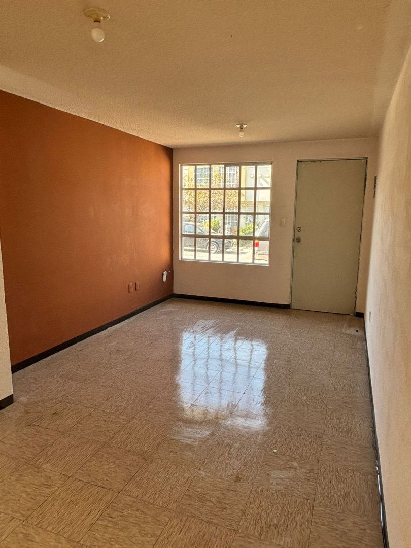 SE VENDE BONITA CASA EN LA UNIDAD DE LOS HEROES CHALCO