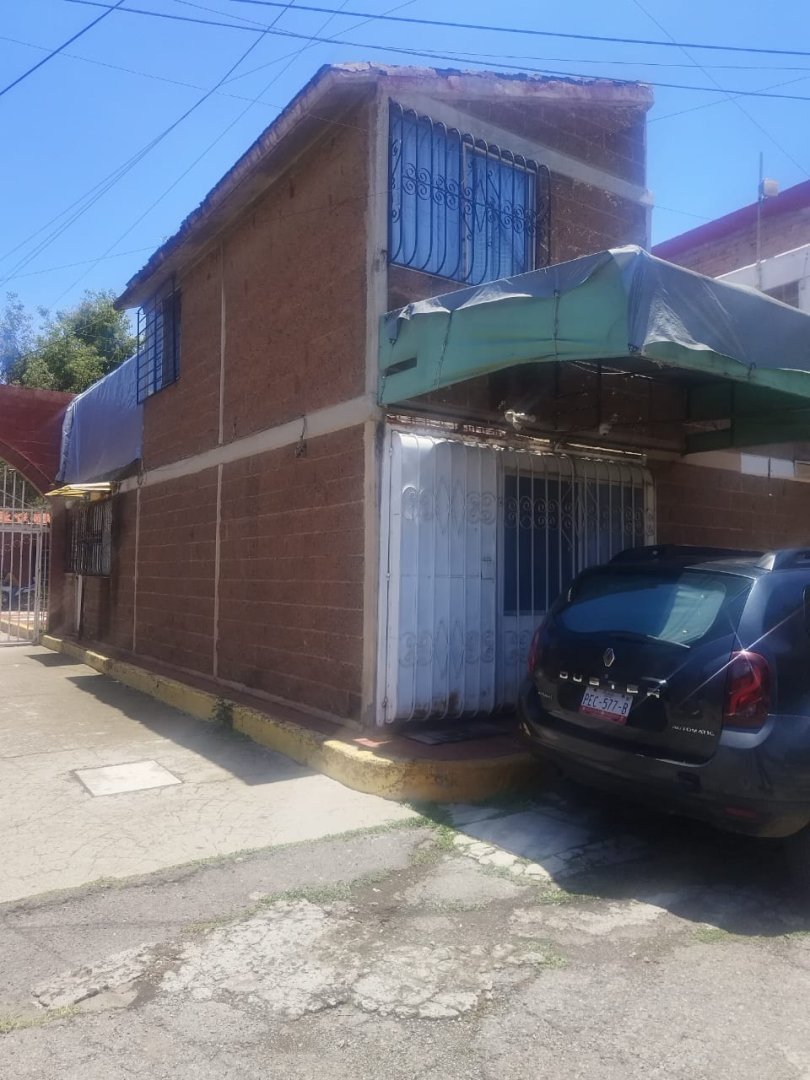 Venta de Casa en Fracc: San José de la Palma, Municipio de Ixtapaluca, Apta para Negocio, Excelente Ubicación, es la Primer casa de la Cerrada, Venta solo con Recursos Propios.